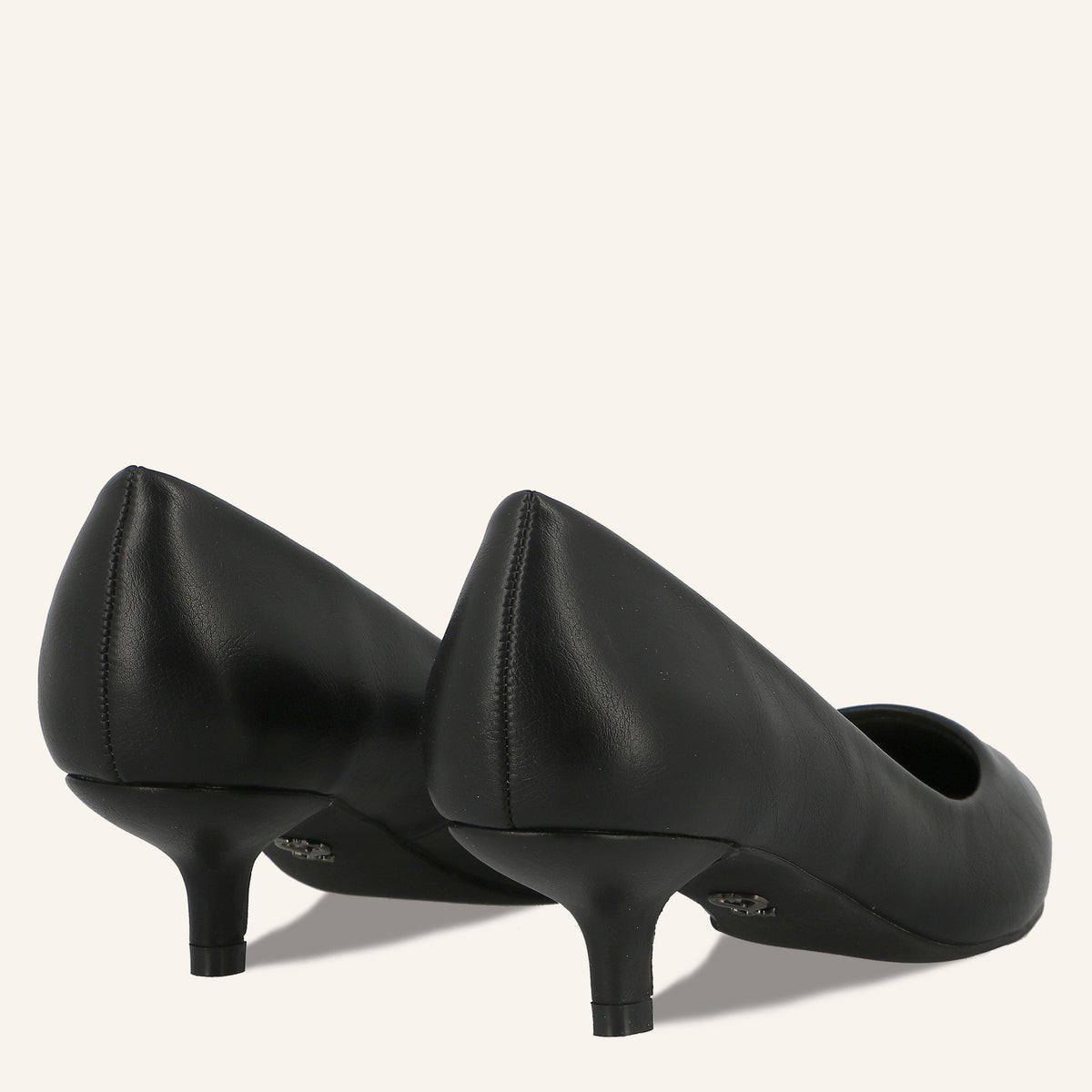 Décolleté Isabel Black a Punta | Solo Soprani