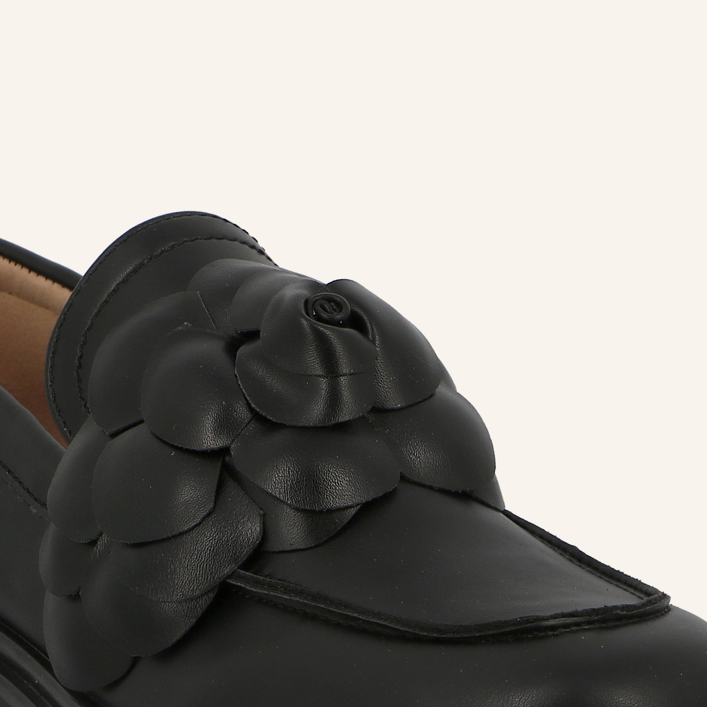 C.SO COMO FLOWER BLACK