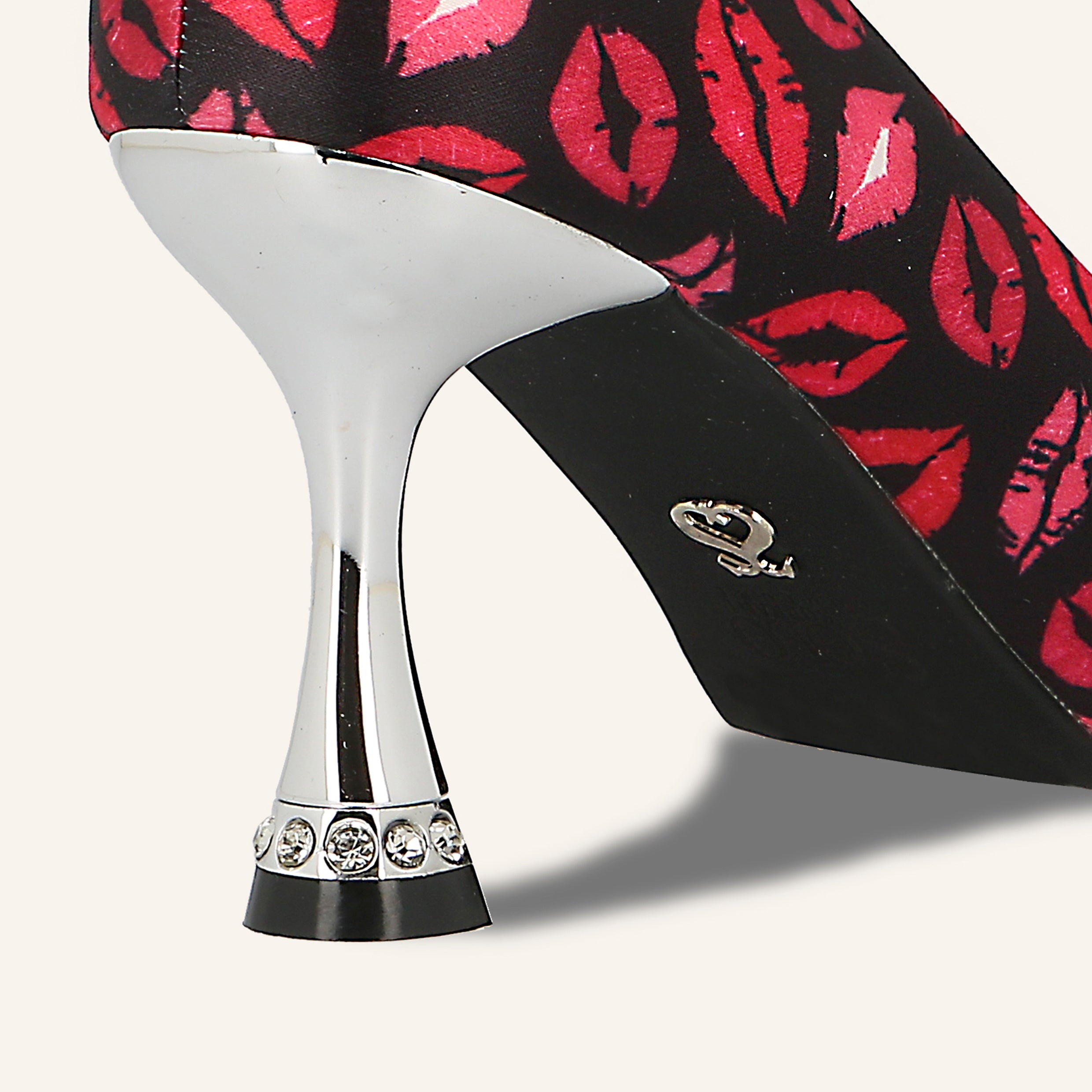 TERESANNA SATIN FANTASY KISS