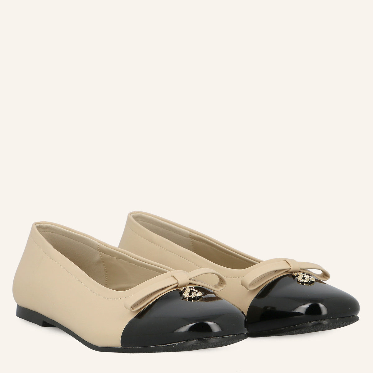 Ballerina Jasmine Beige e Nera con Punta in Vernice | Solo Soprani