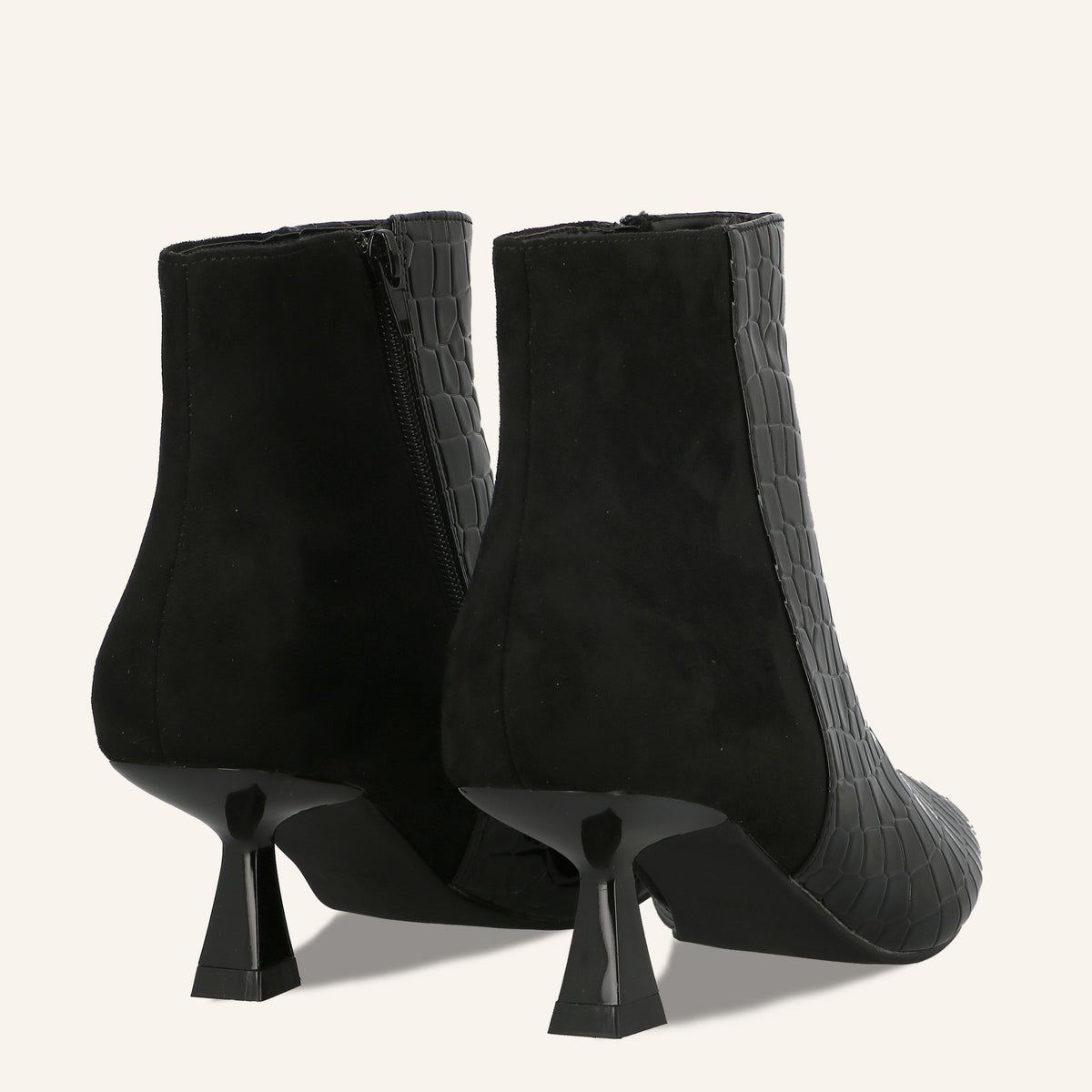 Tronchetto Helena Black in Vernice Effetto Cocco | Solo Soprani