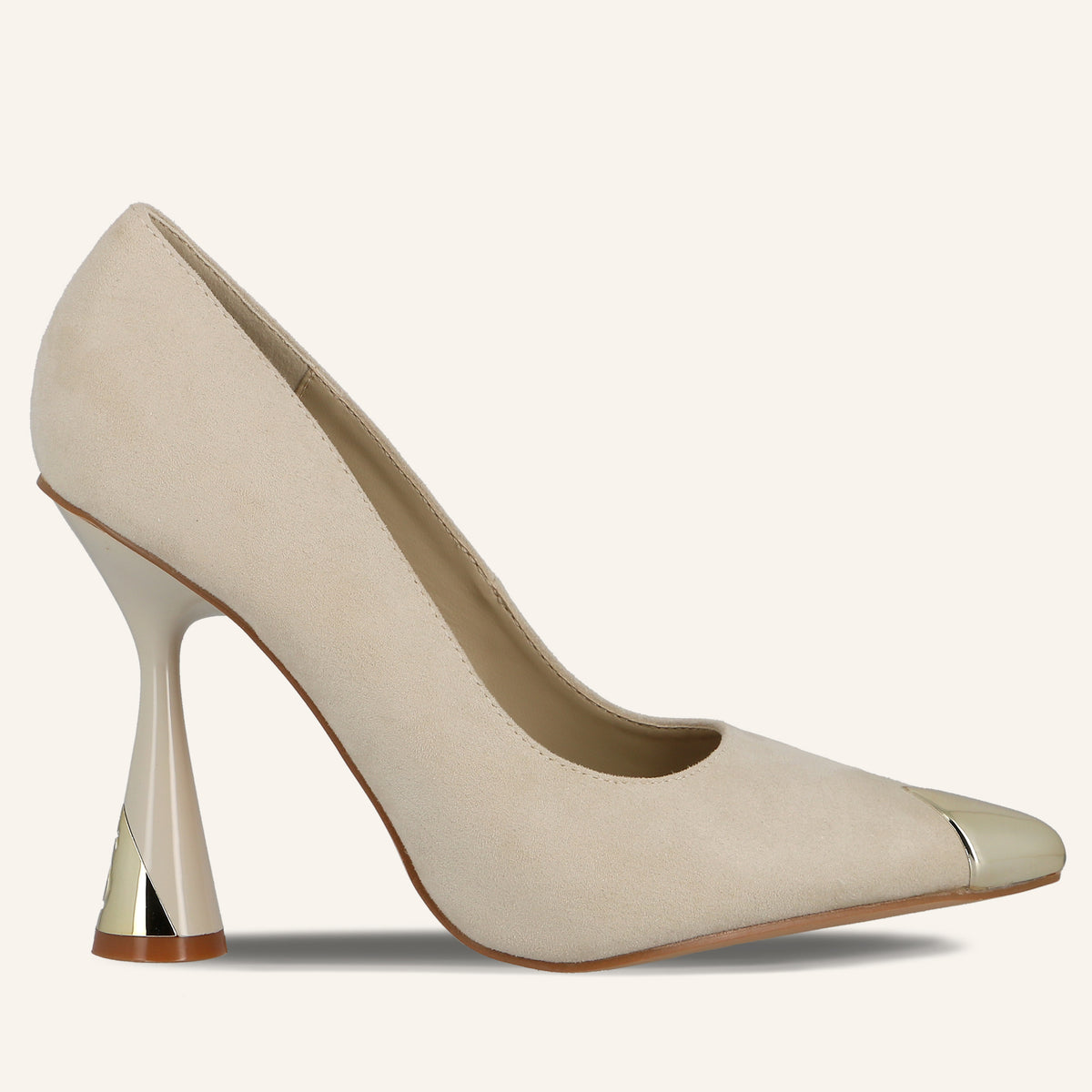 Décolleté Romy Beige in Camoscio con Puntale Metallico | Solo Soprani